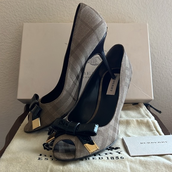 Burberry London Jacquard Sturridge 85 Peep Toe Pump - Picture 8 of 10